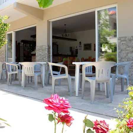 Guest house Hotel Ikaros 3*