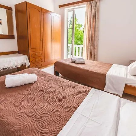 Guest house Hotel Ikaros 3*