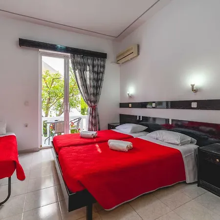 Hotel Ikaros Guest house 3*