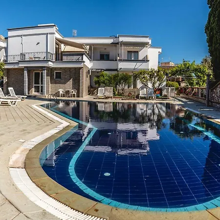 Hotel Ikaros 3*