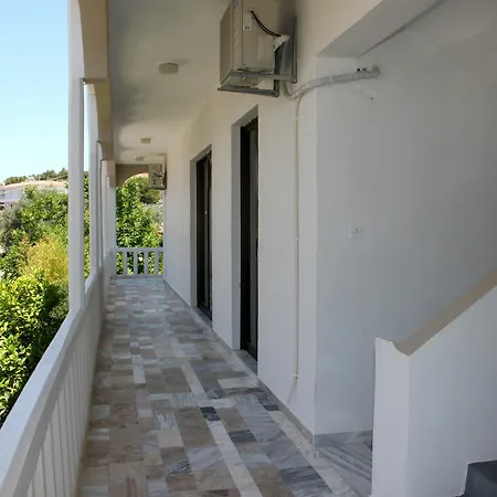 Guest house Hotel Ikaros 3*