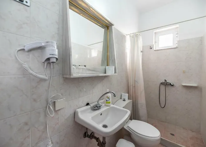 伊卡洛斯酒店 3*