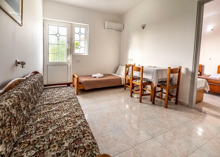 伊卡洛斯酒店 3*