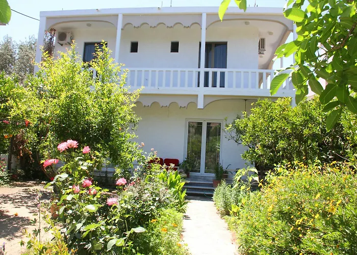 伊卡洛斯酒店 3*